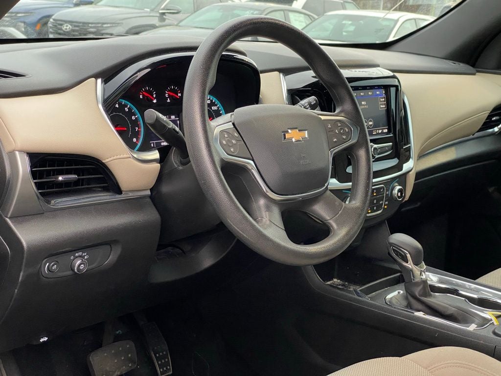 2023 Chevrolet Traverse LS