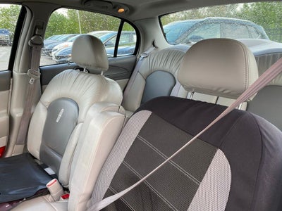 2002 Lincoln Continental Base