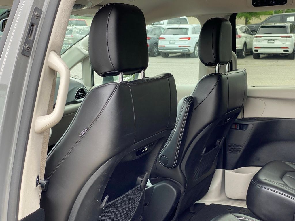 2023 Chrysler Pacifica Touring L