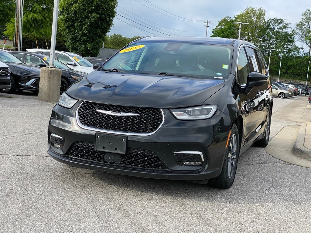 2023 Chrysler Pacifica Hybrid Touring L