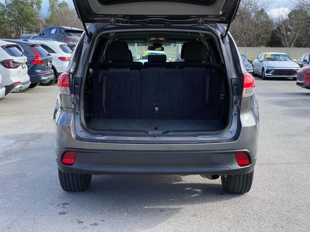 2017 Toyota Highlander LE LOW MILES 3RD ROW