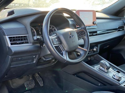 2022 Mitsubishi Outlander SE