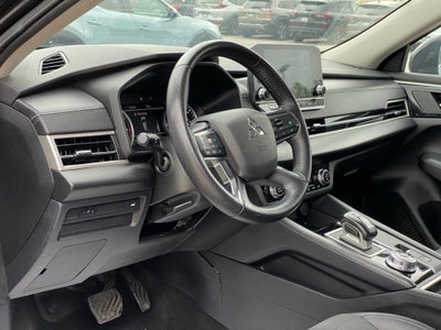 2024 Mitsubishi Outlander SE