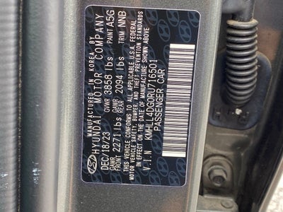 2024 Hyundai Elantra SE