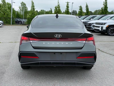 2024 Hyundai Elantra SE