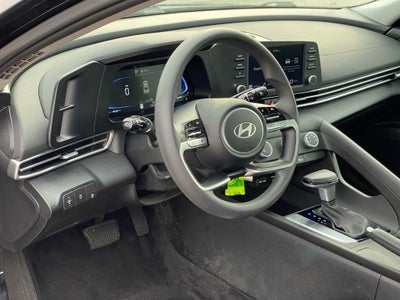2025 Hyundai Elantra SE