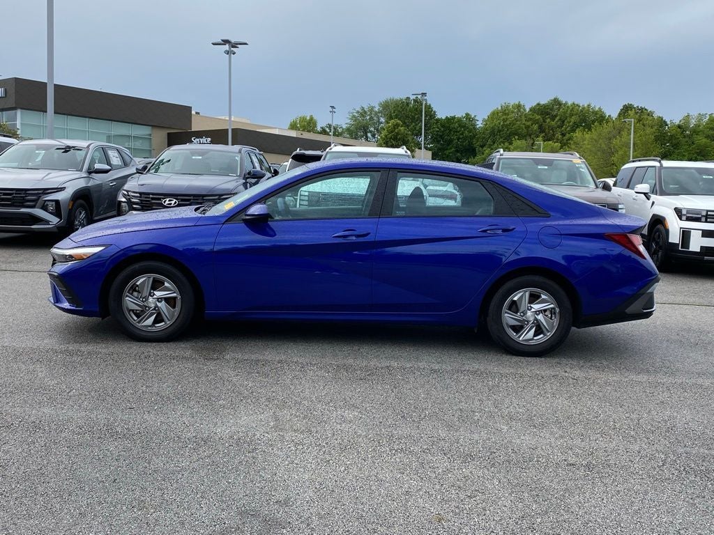 2024 Hyundai Elantra SE