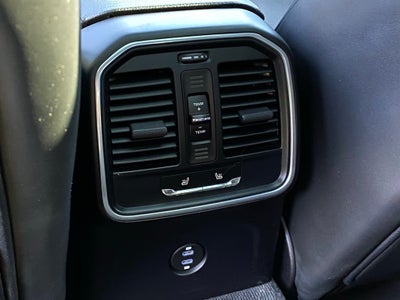 2022 Porsche Macan Base