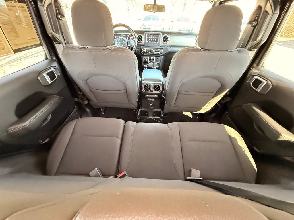 2019 Jeep Wrangler Unlimited Sahara APPLE CAR PLAY / CLEAN CARFAX/ 1 OWNER