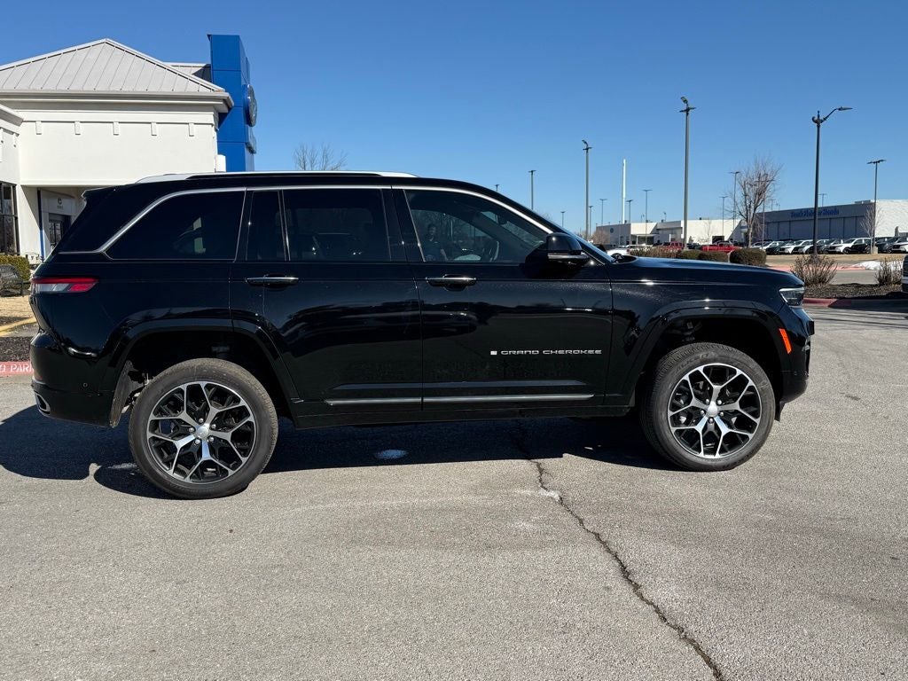 2022 Jeep Grand Cherokee Summit TECH GROUP 5