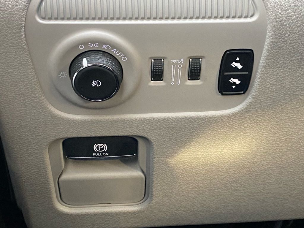 2024 Jeep Wagoneer Base