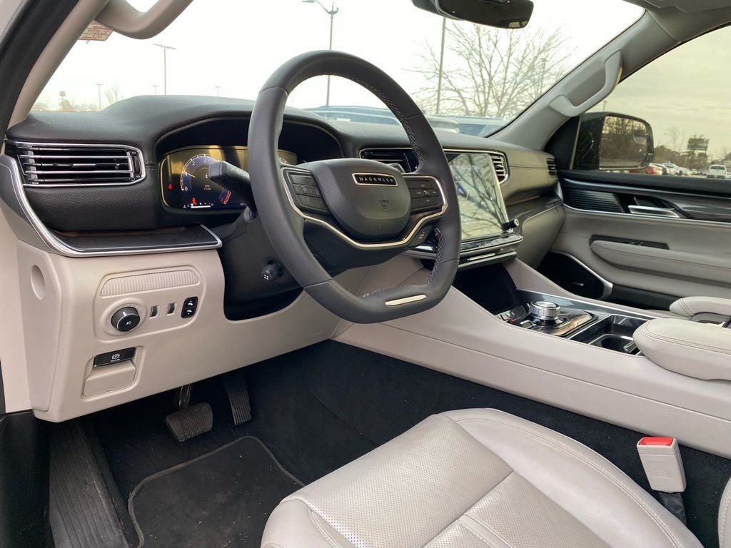 2024 Jeep Wagoneer Base