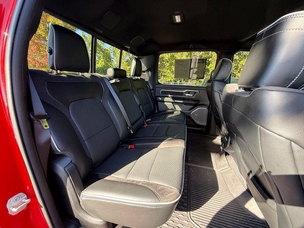 2025 RAM 1500 Laramie - 4WD / LEVEL 2 / NIGHT EDITION