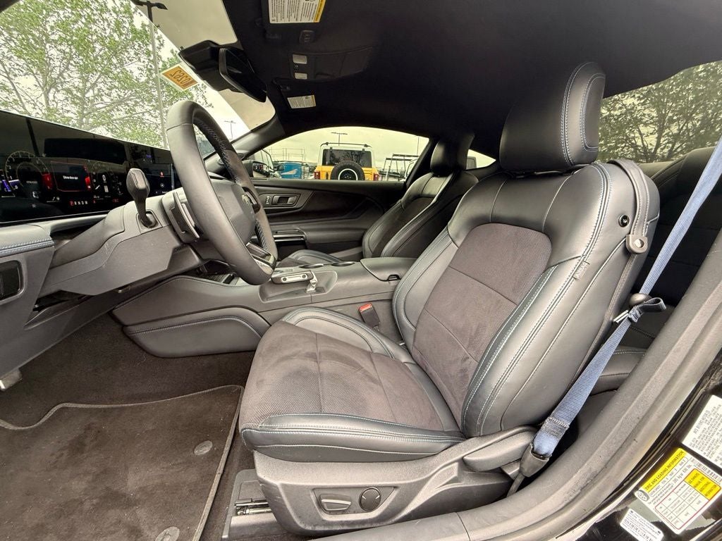 2024 Ford Mustang Dark Horse LOW MILES