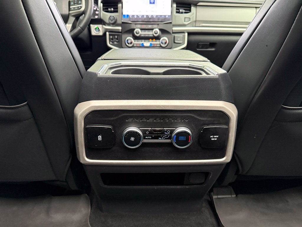 2024 Ford Expedition Max XLT - 4WD / PANORAMIC SUNROOF / ONE OWNER