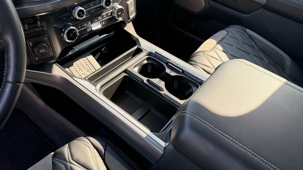 2024 Ford F-250SD Lariat Black Widow Package