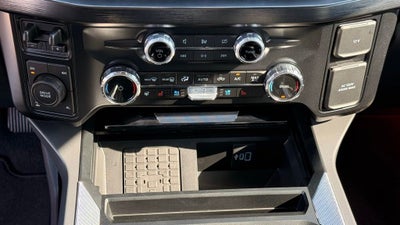 2024 Ford F-250SD Lariat Black Widow Package