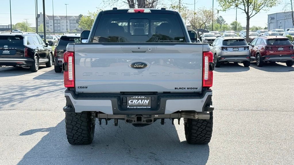2024 Ford F-250SD Lariat Black Widow Package