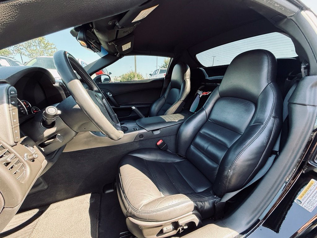 2006 Chevrolet Corvette Base - CONVERTIBLE / CLEAN CARFAX