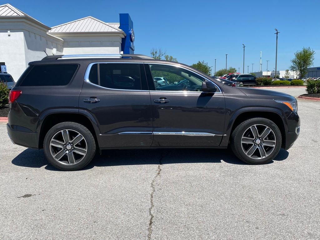 2023 GMC Acadia Denali