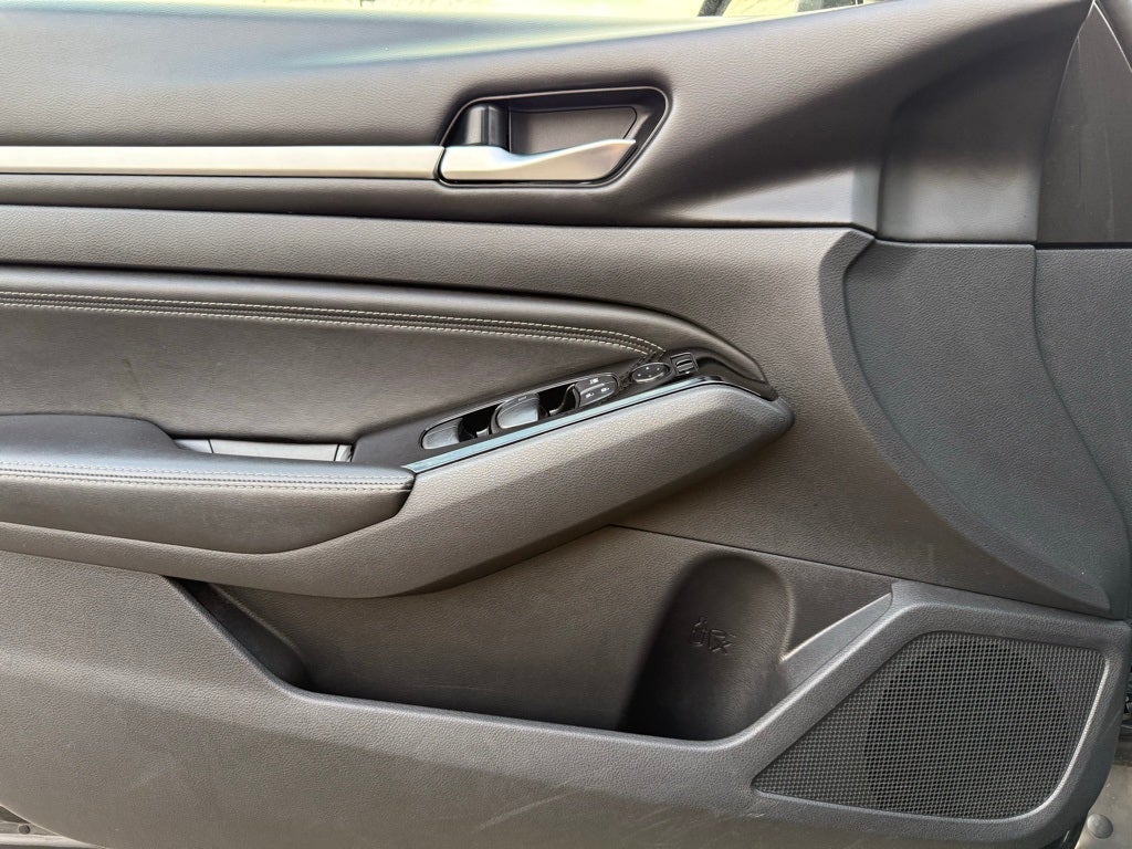 2021 Nissan Altima 2.5 SV 1 Owner / CARPLAY