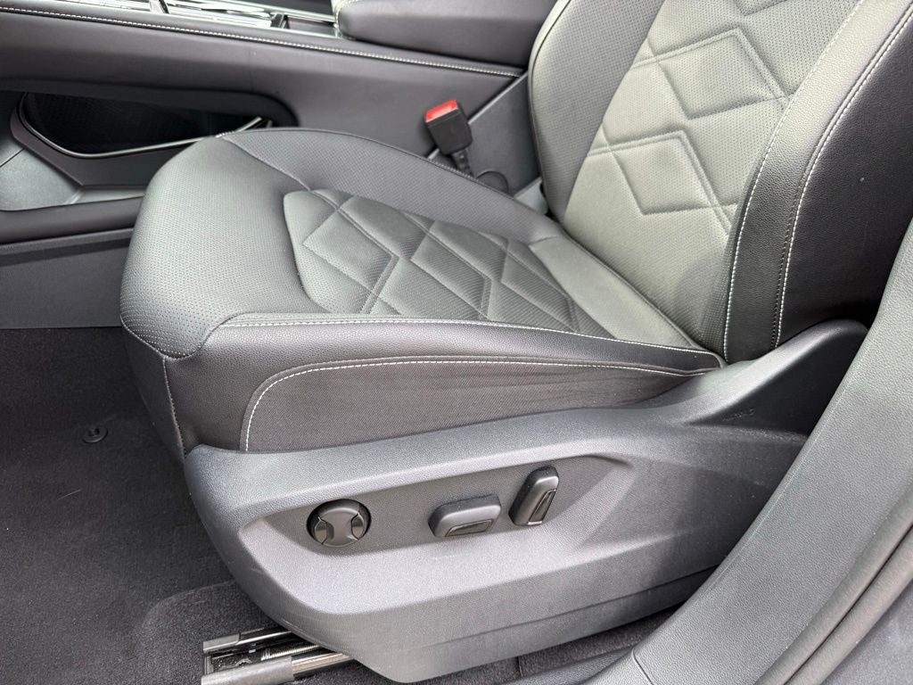 2025 Volkswagen Atlas 2.0T SE w/Technology ONE OWNER CAR FAX