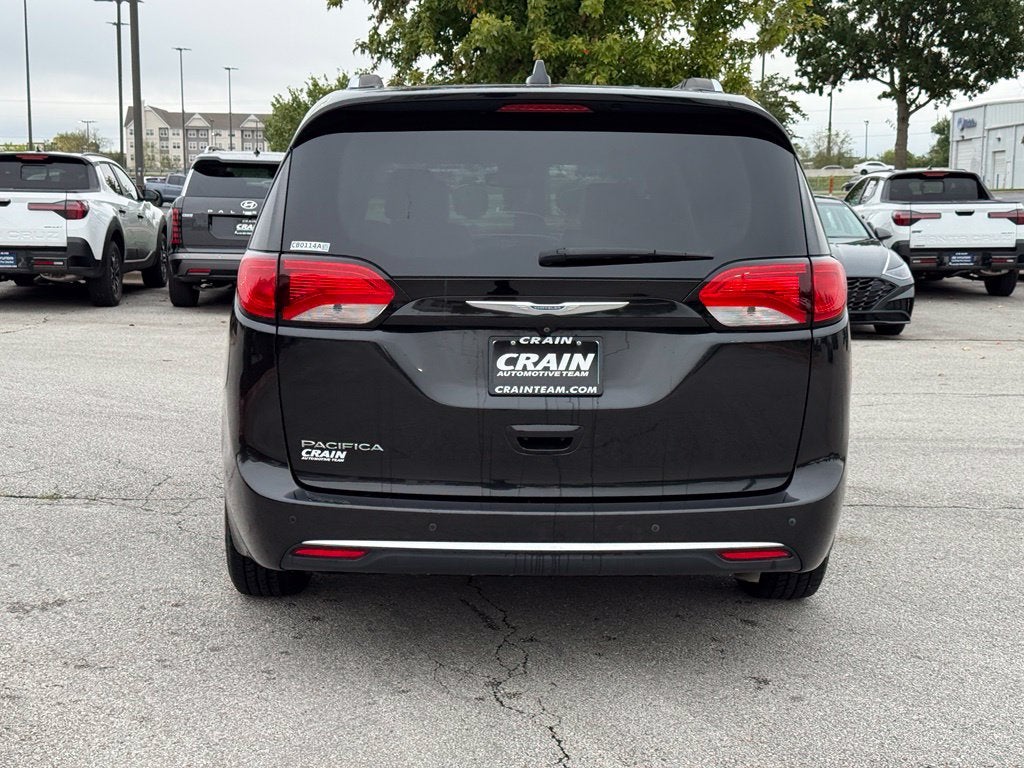 2018 Chrysler Pacifica Touring L - CLEAN CARFAX