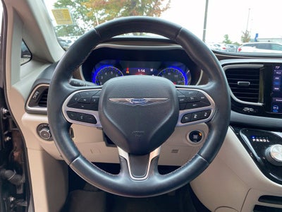 2018 Chrysler Pacifica Touring L - CLEAN CARFAX