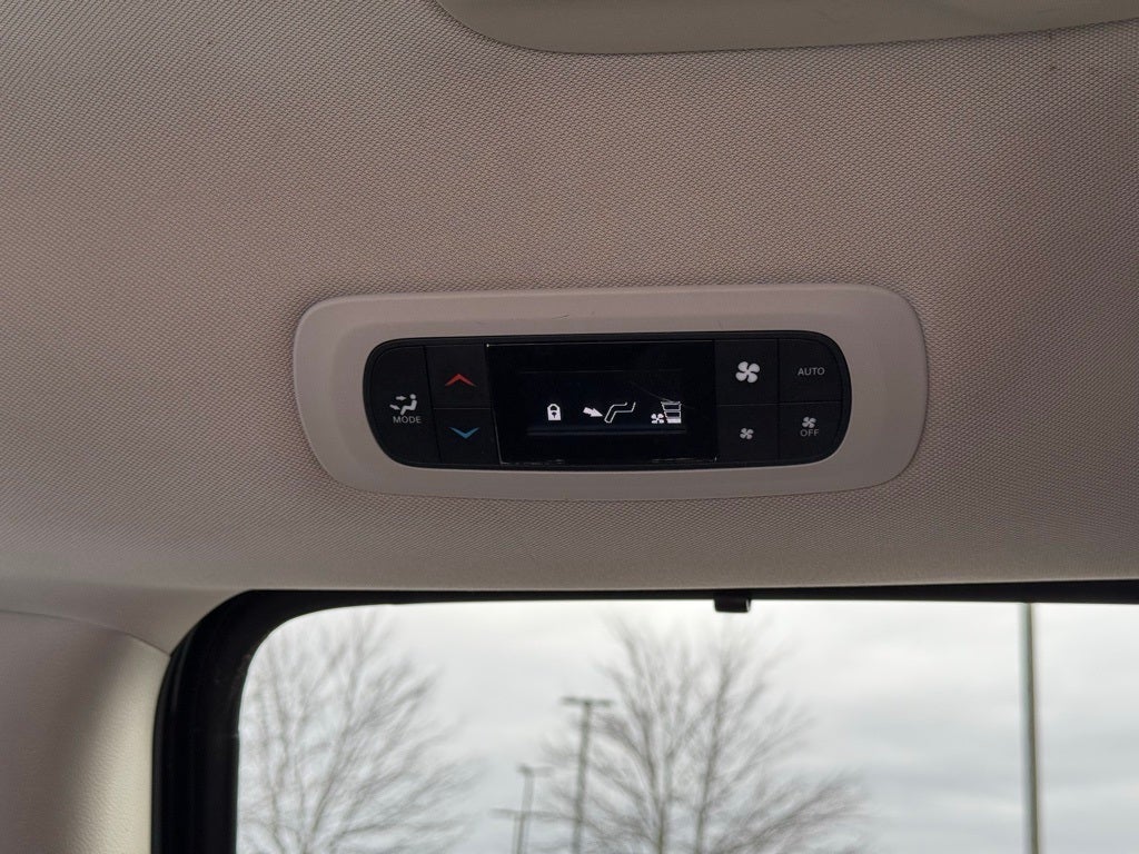 2017 Chrysler Pacifica Touring L LOW PRICED VAN!