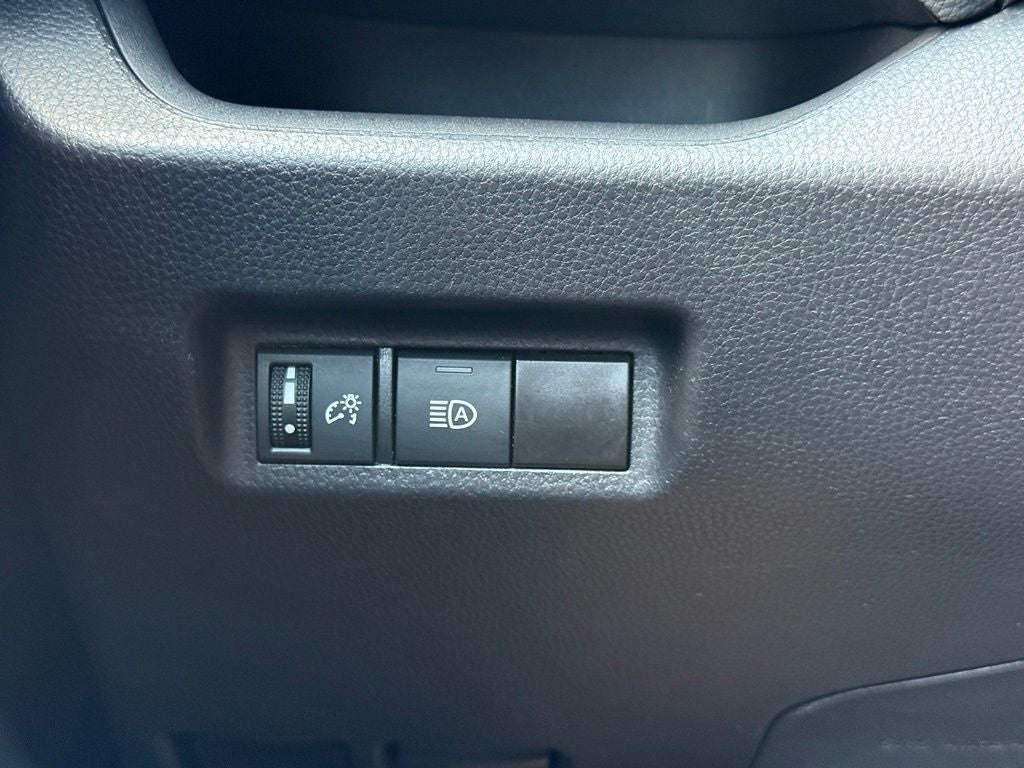 2024 Toyota RAV4 XLE - CLEAN CARFAX / ONE OWNER