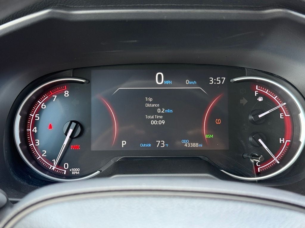 2024 Toyota RAV4 XLE - CLEAN CARFAX / ONE OWNER