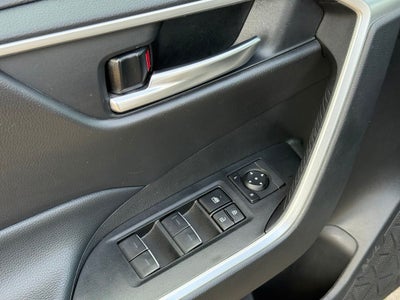 2024 Toyota RAV4 XLE - CLEAN CARFAX / ONE OWNER