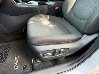 2024 Toyota RAV4 XLE - CLEAN CARFAX / ONE OWNER