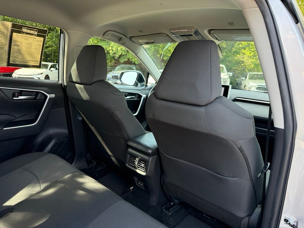 2024 Toyota RAV4 XLE - CLEAN CARFAX / ONE OWNER