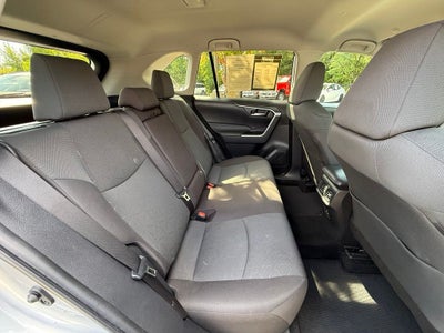 2024 Toyota RAV4 XLE - CLEAN CARFAX / ONE OWNER
