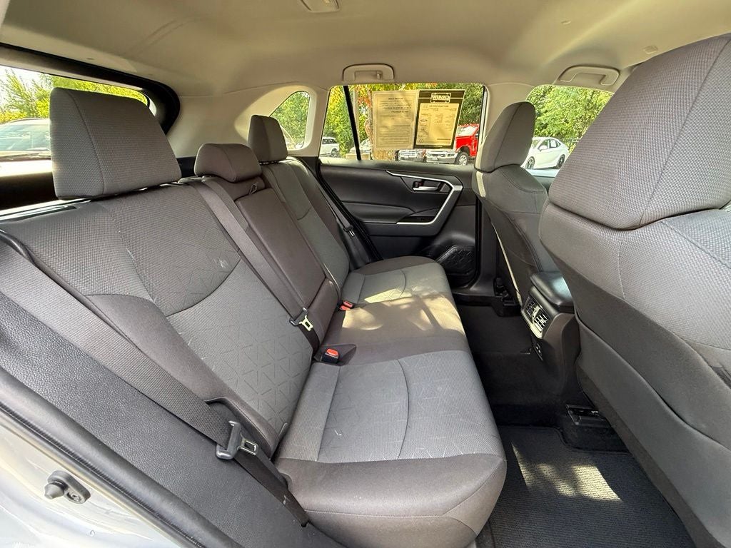 2024 Toyota RAV4 XLE - CLEAN CARFAX / ONE OWNER
