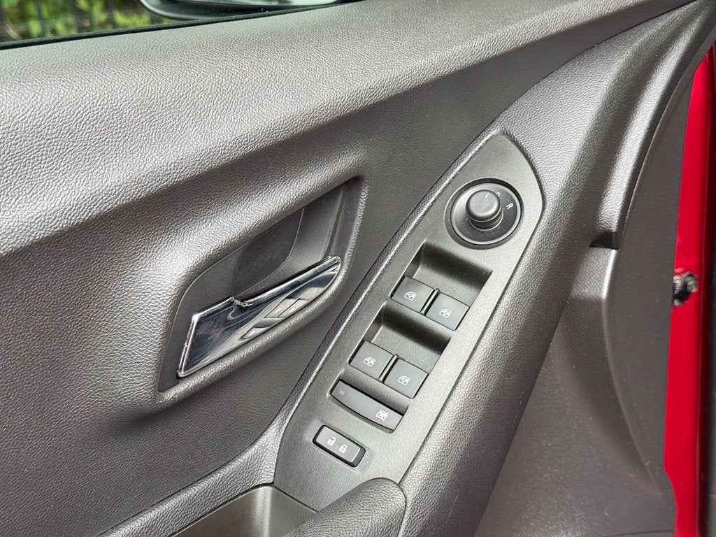 2020 Chevrolet Trax LT - CARFAX ONE OWNER