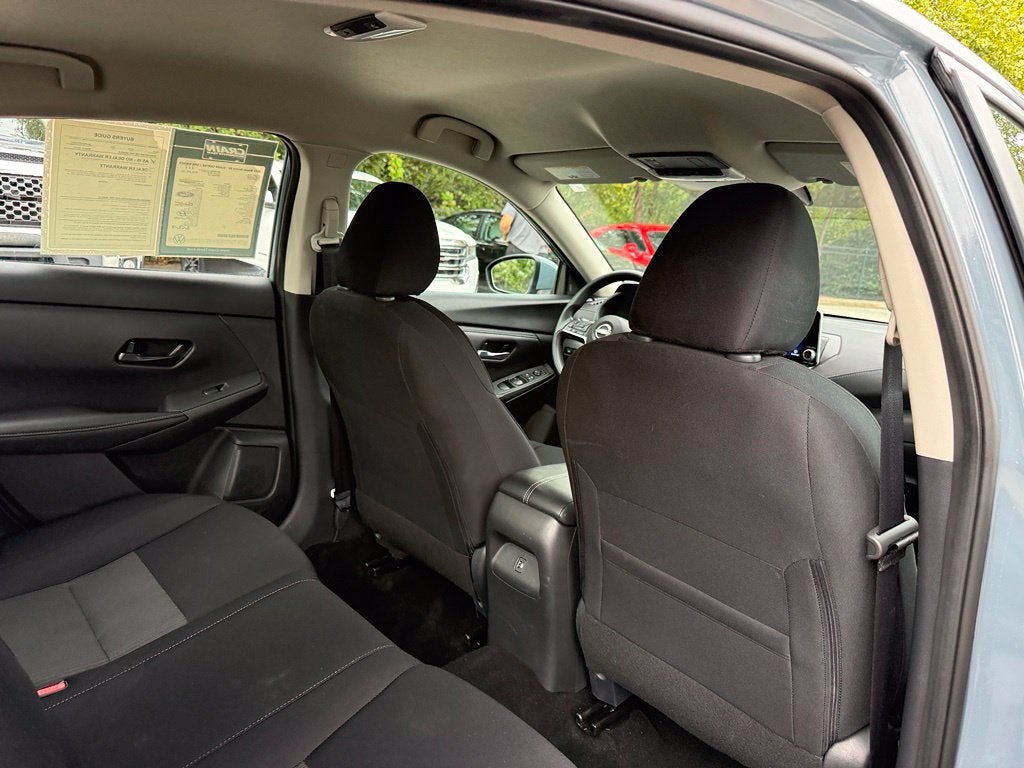 2025 Nissan Sentra SV - CLEAN CARFAX / ONE OWNER