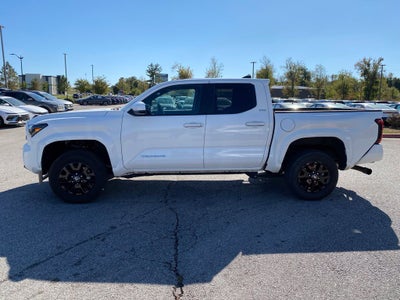 2025 Toyota Tacoma SR5 - 4WD / CLEAN CARFAX / ONE OWNER