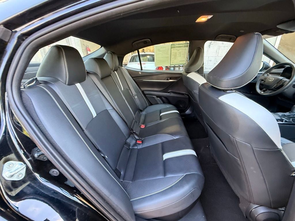 2025 Toyota Camry SE 1 OWNER CARFAX