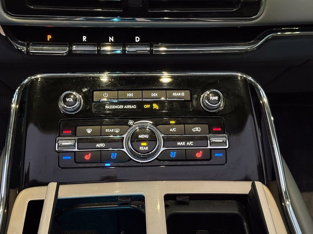 2019 Lincoln Navigator L Black Label - $103,555 MSRP / 4WD / PANORAMIC SUNROOF