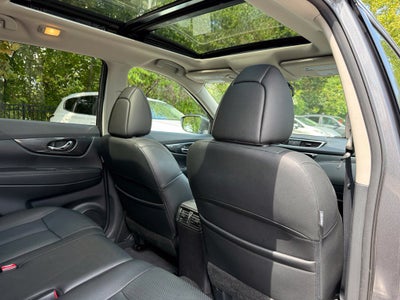 2016 Nissan Rogue SL - AWD / PANORAMIC SUNROOF