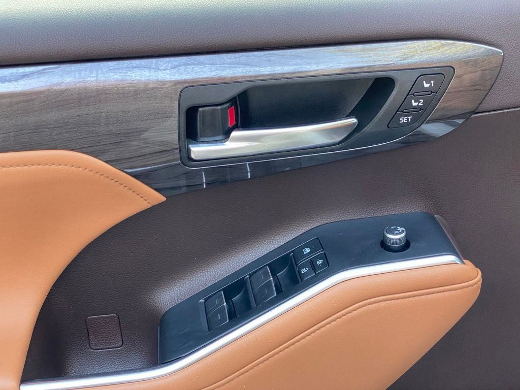 2022 Toyota Highlander Platinum