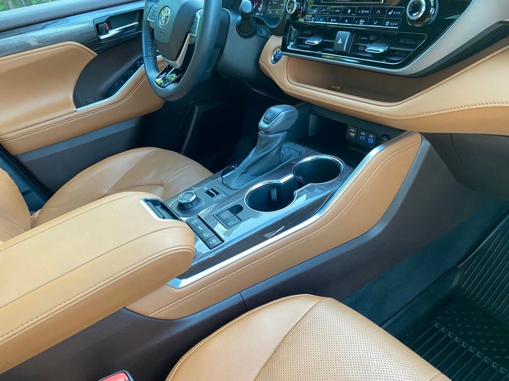2022 Toyota Highlander Platinum
