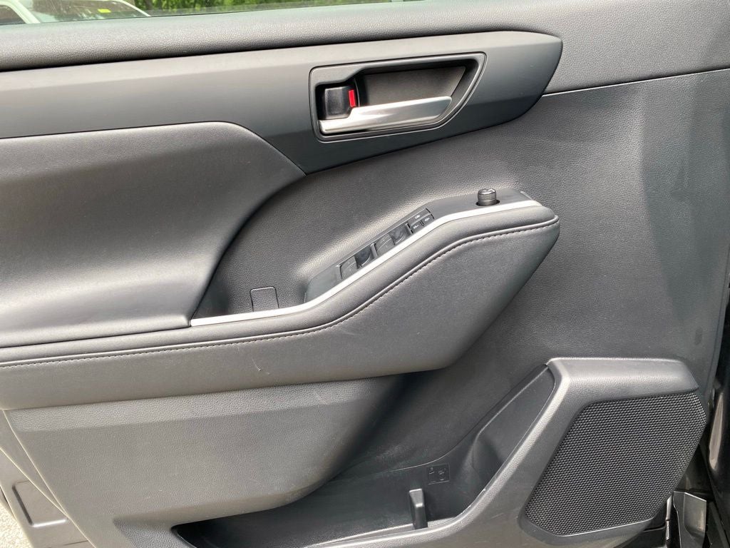 2021 Toyota Highlander XLE CLEAN CARFAX