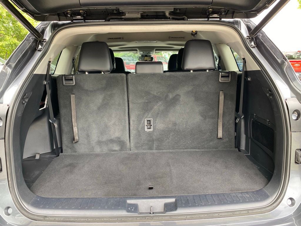 2021 Toyota Highlander XLE CLEAN CARFAX