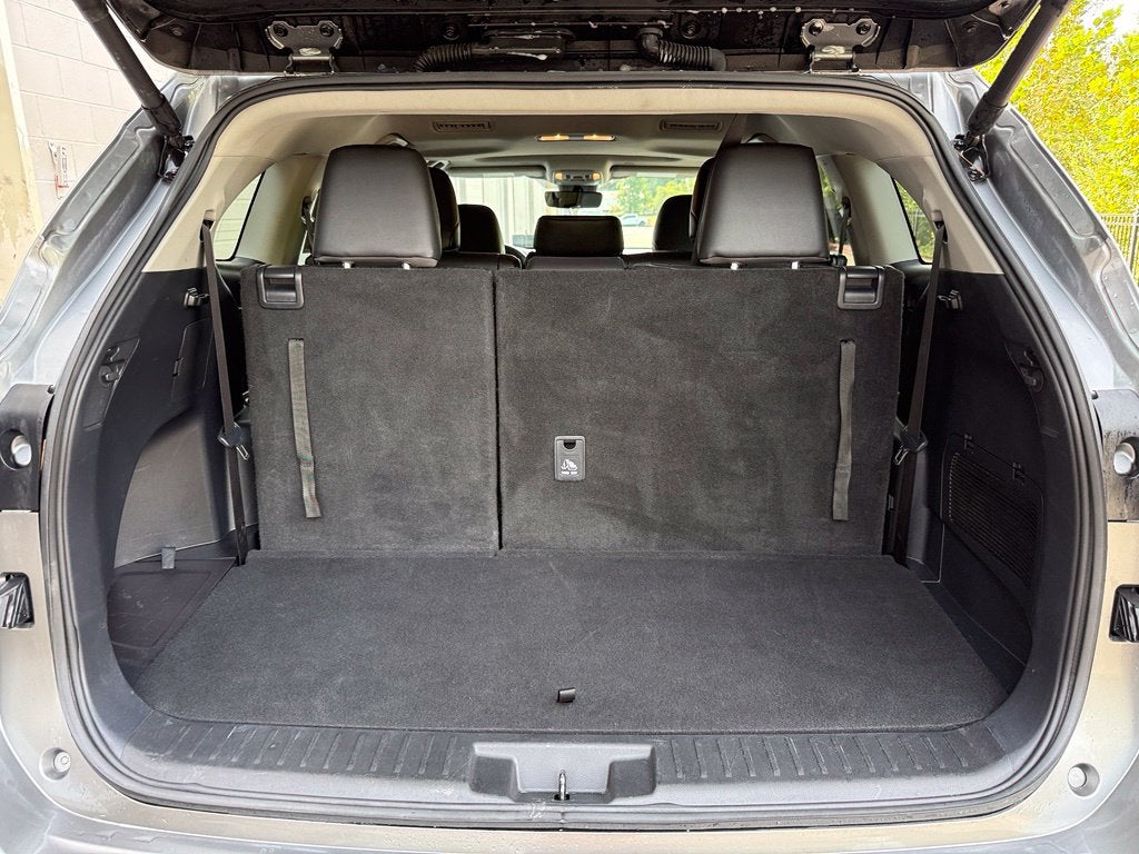 2025 Toyota Highlander XLE - AWD / SUNROOF / CLEAN CARFAX
