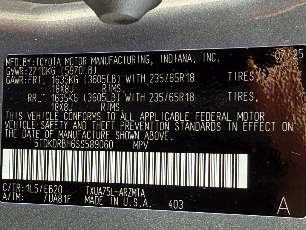 2025 Toyota Highlander XLE - AWD / SUNROOF / CLEAN CARFAX