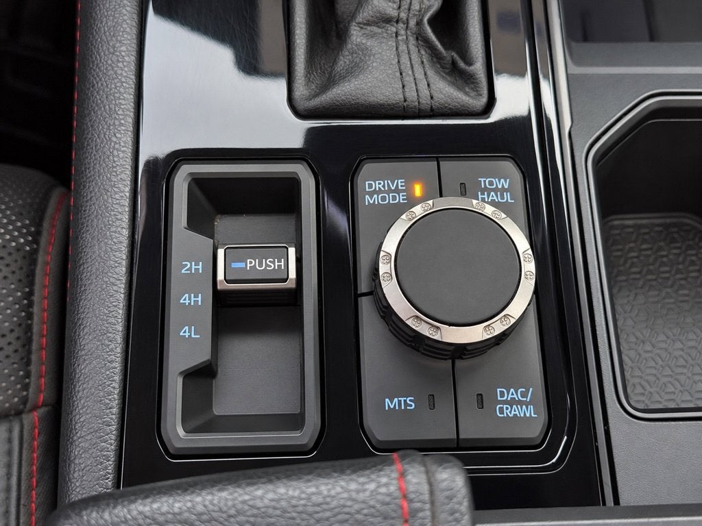 2023 Toyota Tundra Hybrid TRD Pro - 4WD / PANORAMIC SUNROOF / CLEAN CARFAX
