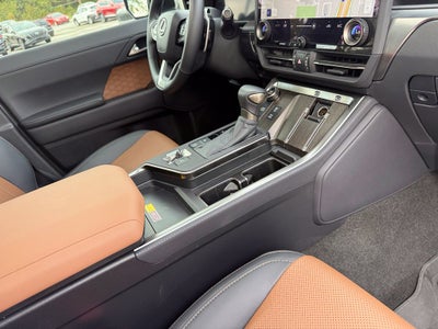 2026 Lexus GX 550 Premium+ - LIFTED! / 4WD / SUNROOF / CAPTAIN'S CHAIRS
